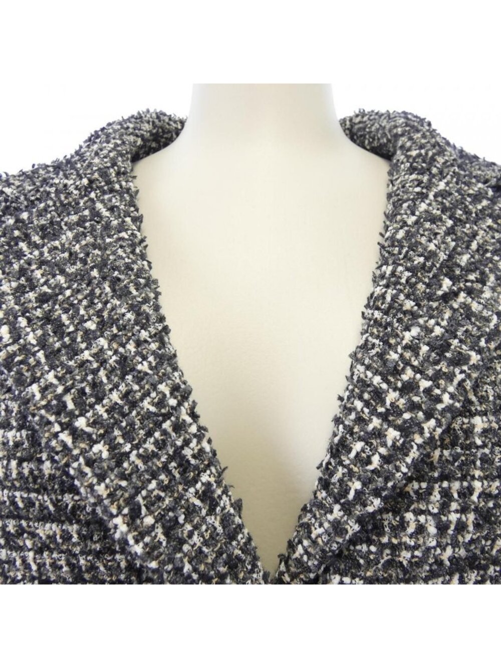 Chanel Jacket Gray - Picture 6 of 7